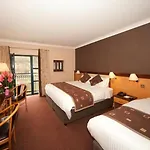 Riverside Park 4*