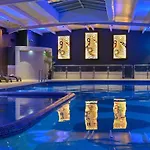 فندق Riverside Park 4*