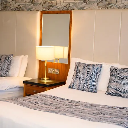 Riverside Park 4*