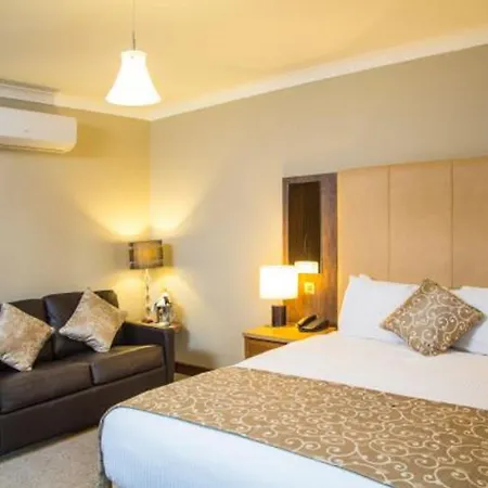 Riverside Park מלון 4*