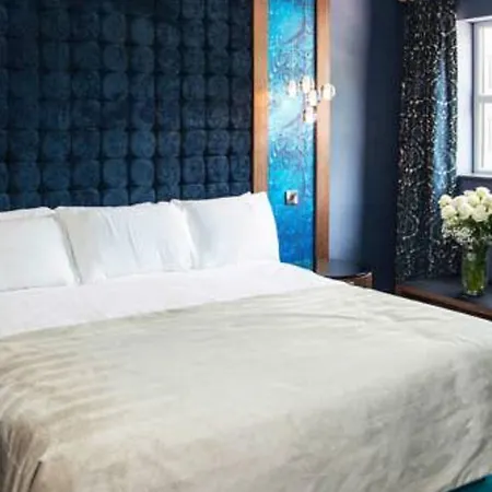 מלון Riverside Park 4*