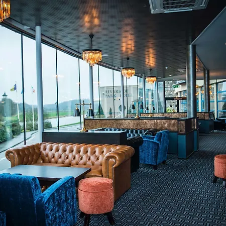 מלון Riverside Park 4*