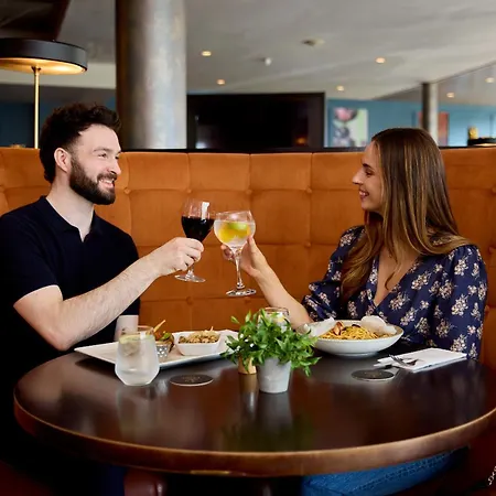 Riverside Park Hotel