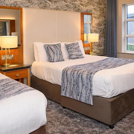 Riverside Park 4*