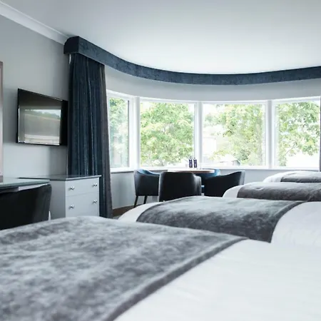 Riverside Park Hotel