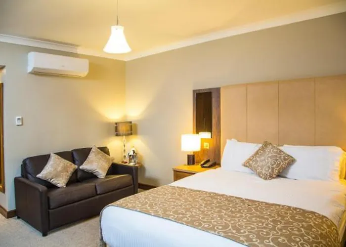 Riverside Park Hotel 4*