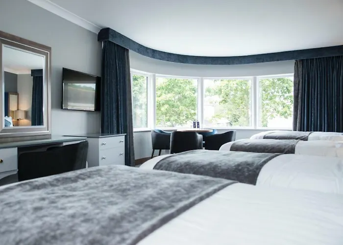 Riverside Park Hotel